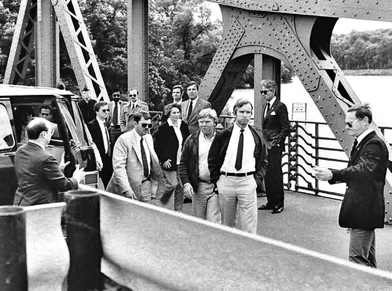 Иллюстрация к книге — Внешняя разведка СССР – России. 1946–2020 годы. История, структура и кадры [i_071.jpg]