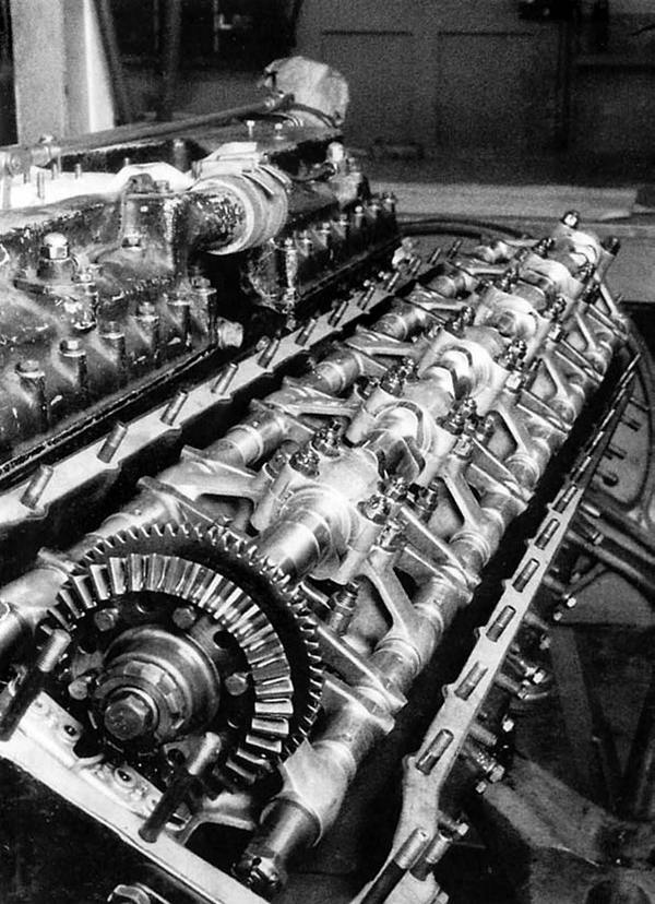 Иллюстрация к книге — Крейсерский танк Mk.VIII «Кромвель». На острие королевского меча [i_023.jpg]