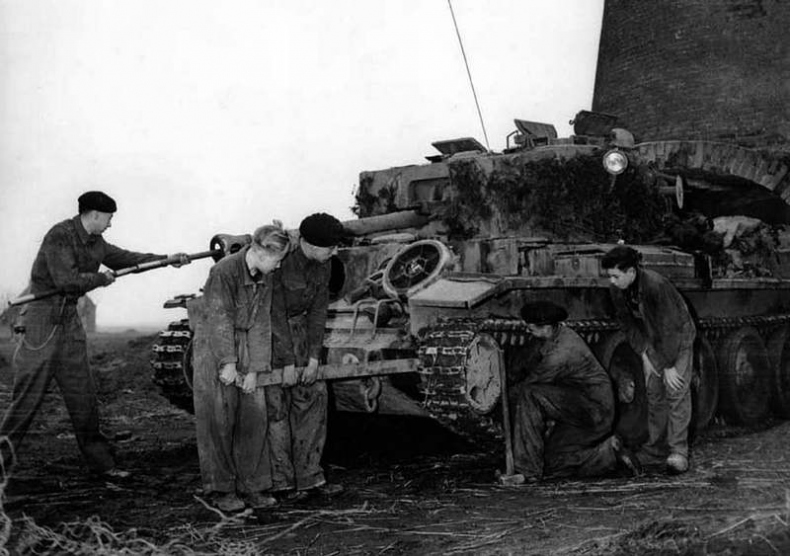 Иллюстрация к книге — Крейсерский танк Mk.VIII «Кромвель». На острие королевского меча [i_046.jpg]