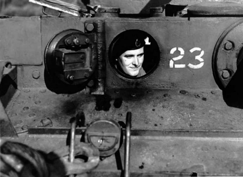 Иллюстрация к книге — Крейсерский танк Mk.VIII «Кромвель». На острие королевского меча [i_049.jpg]