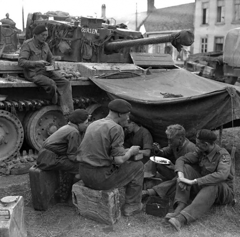 Иллюстрация к книге — Крейсерский танк Mk.VIII «Кромвель». На острие королевского меча [i_086.jpg]