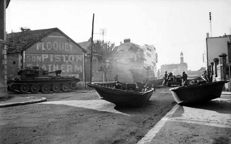 Иллюстрация к книге — Крейсерский танк Mk.VIII «Кромвель». На острие королевского меча [i_098.jpg]