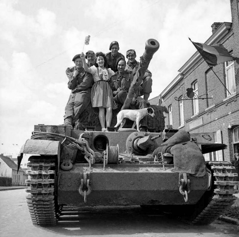 Иллюстрация к книге — Крейсерский танк Mk.VIII «Кромвель». На острие королевского меча [i_128.jpg]