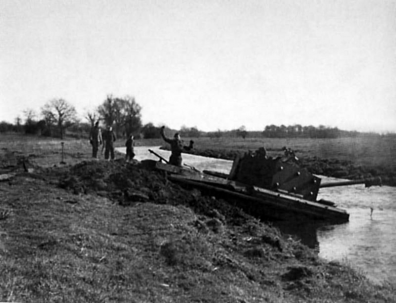 Иллюстрация к книге — Крейсерский танк Mk.VIII «Кромвель». На острие королевского меча [i_150.jpg]