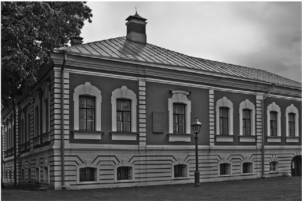 Иллюстрация к книге — Жизнь двенадцати царей. Быт и нравы высочайшего двора [i_023.jpg]