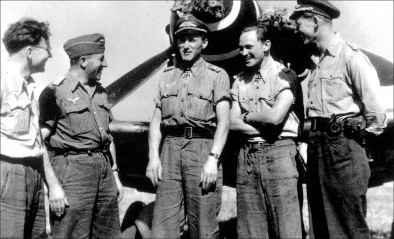 Иллюстрация к книге — Асы немецкой авиации [i_034.jpg]