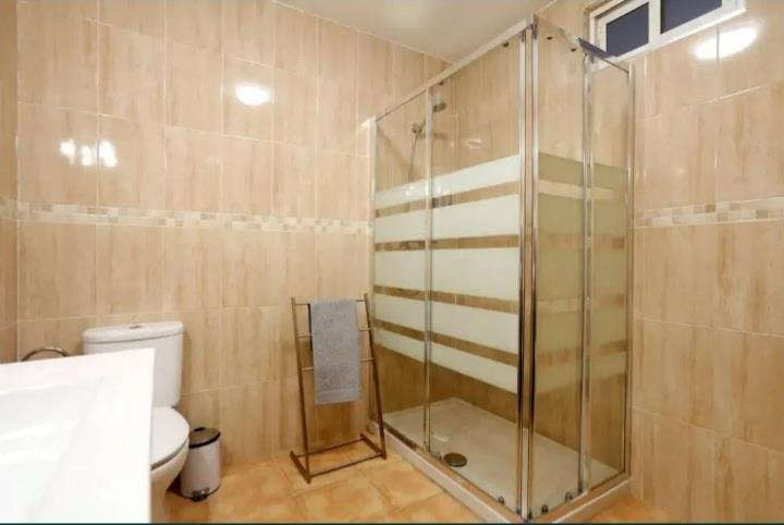 Иллюстрация к книге — Быть или казаться [_2277543d0de8448ab348e79644d5ab51.jpg]