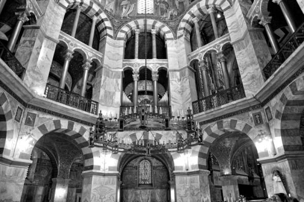 Иллюстрация к книге — Цивилизация [i_001.jpg]