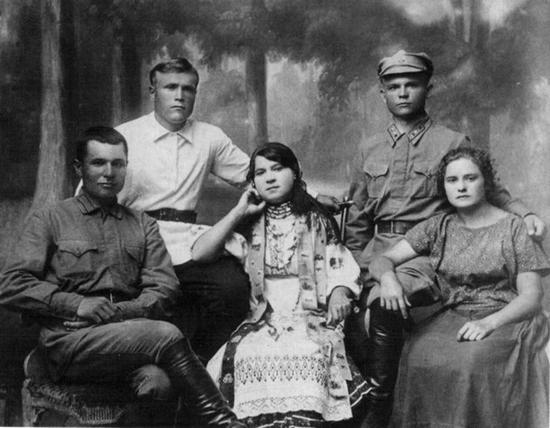 Иллюстрация к книге — Ватутин [_18.jpg]