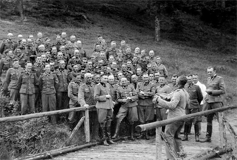 Иллюстрация к книге — Жизнь и смерть в аушвицком аду [i_041.jpg]