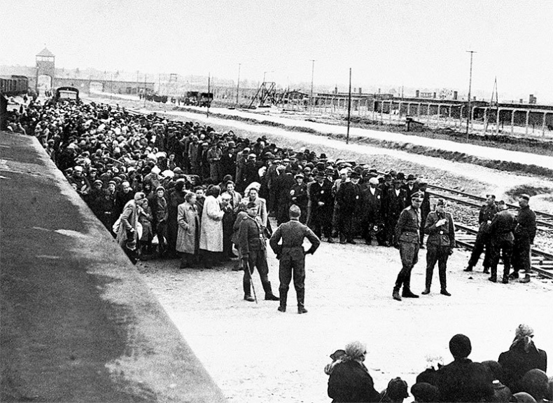 Иллюстрация к книге — Жизнь и смерть в аушвицком аду [i_045.jpg]