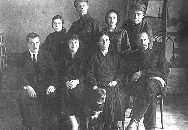 Иллюстрация к книге — Забытый полководец. Генерал армии Попов [i_004.jpg]