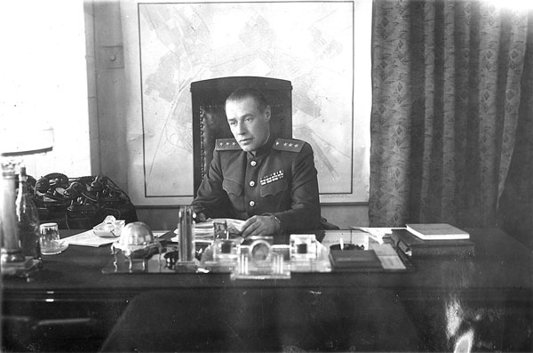 Иллюстрация к книге — Забытый полководец. Генерал армии Попов [i_027.jpg]