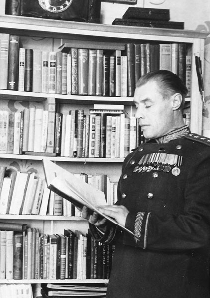 Иллюстрация к книге — Забытый полководец. Генерал армии Попов [i_028.jpg]