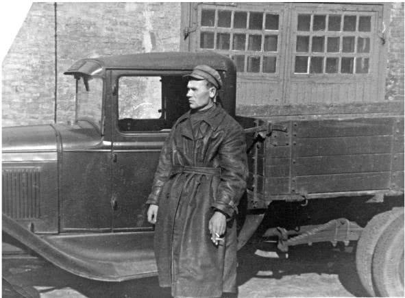 Иллюстрация к книге — Далёкие милые были [i_006.jpg]