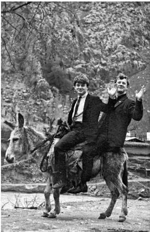 Иллюстрация к книге — Далёкие милые были [i_044.jpg]