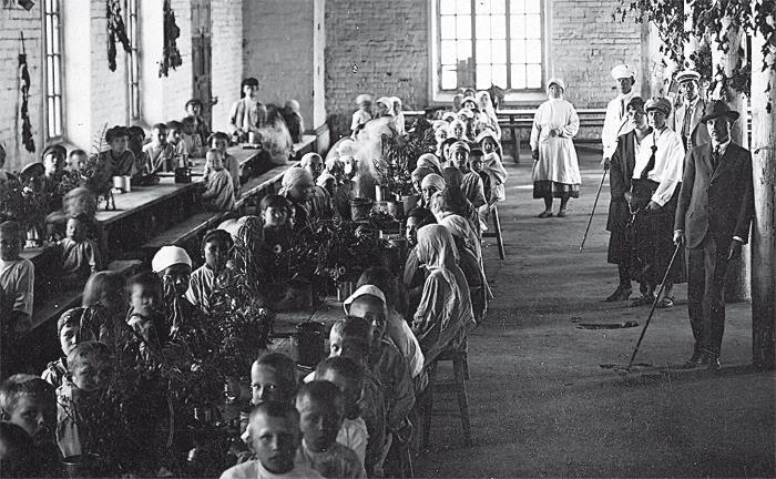 Иллюстрация к книге — Российская миссия. Забытая история о том, как Америка спасла Советский Союз от гибели [i_019.jpg]