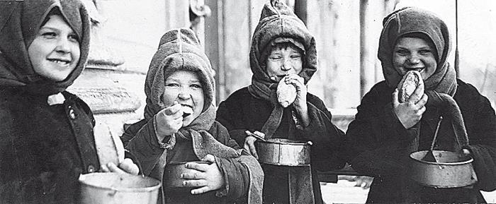 Иллюстрация к книге — Российская миссия. Забытая история о том, как Америка спасла Советский Союз от гибели [i_055.jpg]