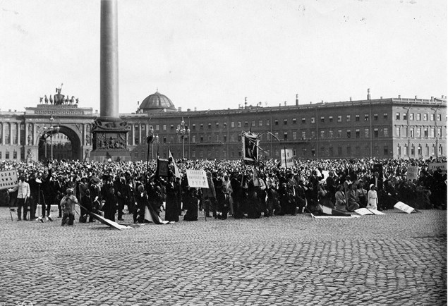 Иллюстрация к книге — Слухи, образы, эмоции. Массовые настроения россиян в годы войны и революции (1914–1918) [i_002.jpg]