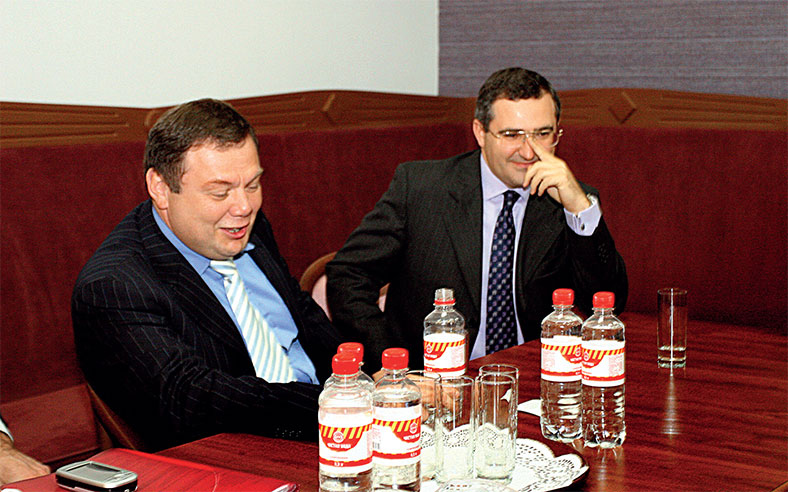 Иллюстрация к книге — Цивилизация X5. От магазинов без товаров до магазинов без продавцов. Как «Перекресток» и «Пятерочка» изменили российскую торговлю [i_004.jpg]