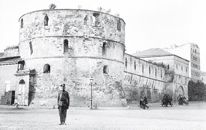 Иллюстрация к книге — Две Москвы: Метафизика столицы [i_083.jpg]