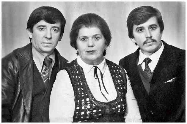 Иллюстрация к книге — Как я написал Конституцию эпохи Ельцина и Путина [i_003.jpg]