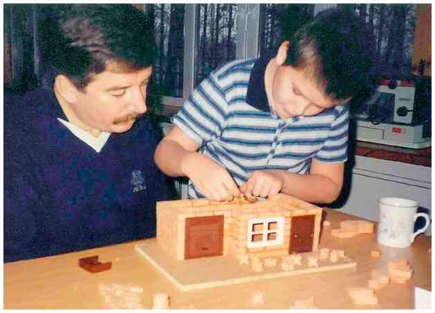 Иллюстрация к книге — Как я написал Конституцию эпохи Ельцина и Путина [i_007.jpg]