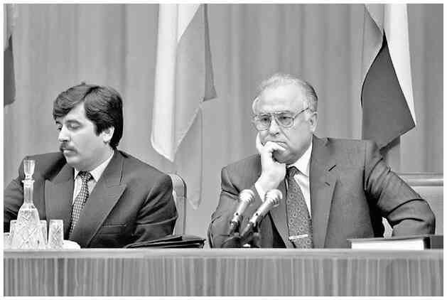 Иллюстрация к книге — Как я написал Конституцию эпохи Ельцина и Путина [i_039.jpg]