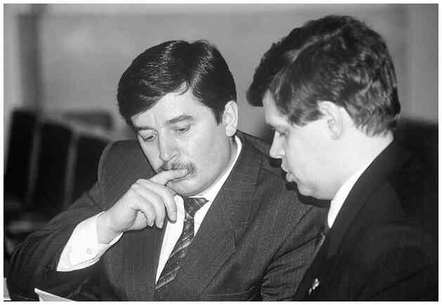 Иллюстрация к книге — Как я написал Конституцию эпохи Ельцина и Путина [i_041.jpg]