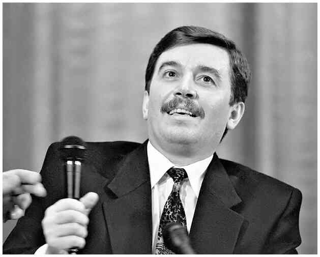 Иллюстрация к книге — Как я написал Конституцию эпохи Ельцина и Путина [i_043.jpg]