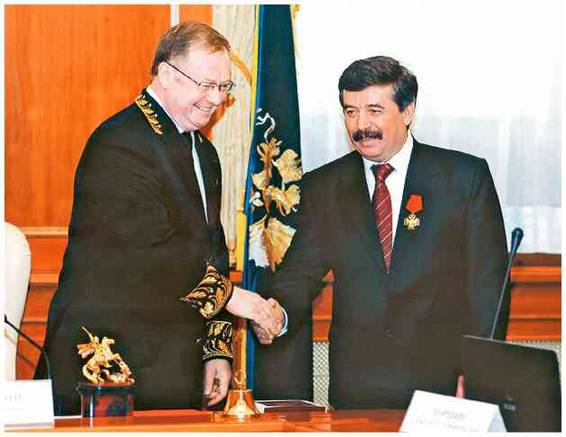 Иллюстрация к книге — Как я написал Конституцию эпохи Ельцина и Путина [i_054.jpg]