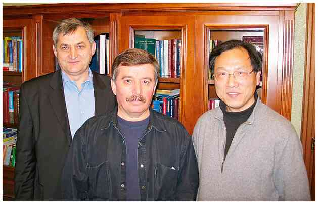 Иллюстрация к книге — Как я написал Конституцию эпохи Ельцина и Путина [i_064.jpg]