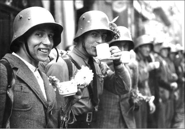 Иллюстрация к книге — Белая гвардия Фридриха Эберта [i_009.jpg]