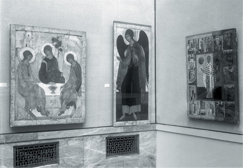 Иллюстрация к книге — Небесная голубизна ангельских одежд [i_066.jpg]