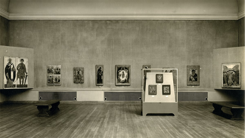 Иллюстрация к книге — Небесная голубизна ангельских одежд [i_073.jpg]