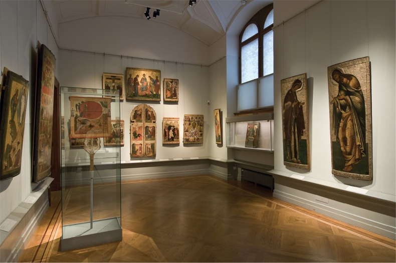 Иллюстрация к книге — Небесная голубизна ангельских одежд [i_107.jpg]