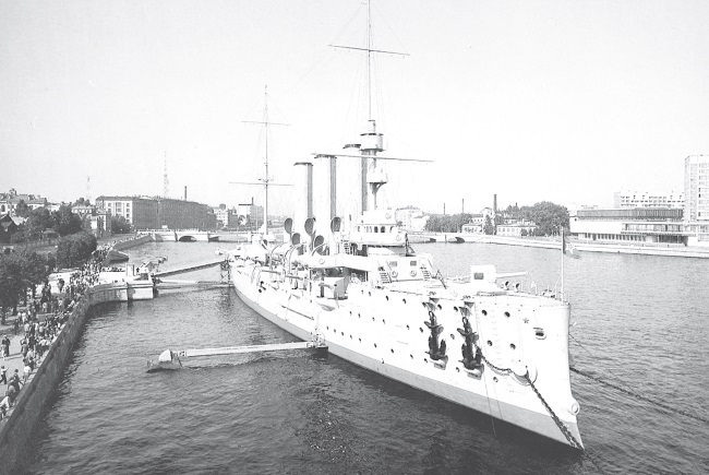 Иллюстрация к книге — Мятежный Петербург. Сто лет бунтов, восстаний и революций в городском фольклоре [i_059.jpg]