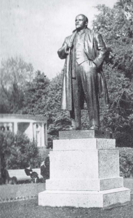 Иллюстрация к книге — Мятежный Петербург. Сто лет бунтов, восстаний и революций в городском фольклоре [i_064.jpg]