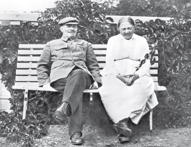 Иллюстрация к книге — Мятежный Петербург. Сто лет бунтов, восстаний и революций в городском фольклоре [i_073.jpg]