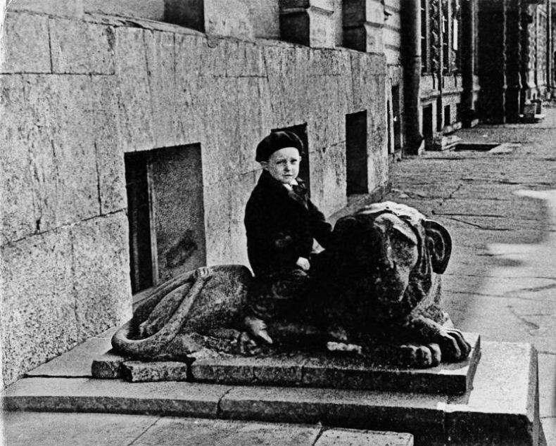 Иллюстрация к книге — Георгий Гурьянов: «Я и есть искусство» [img_1.jpg]