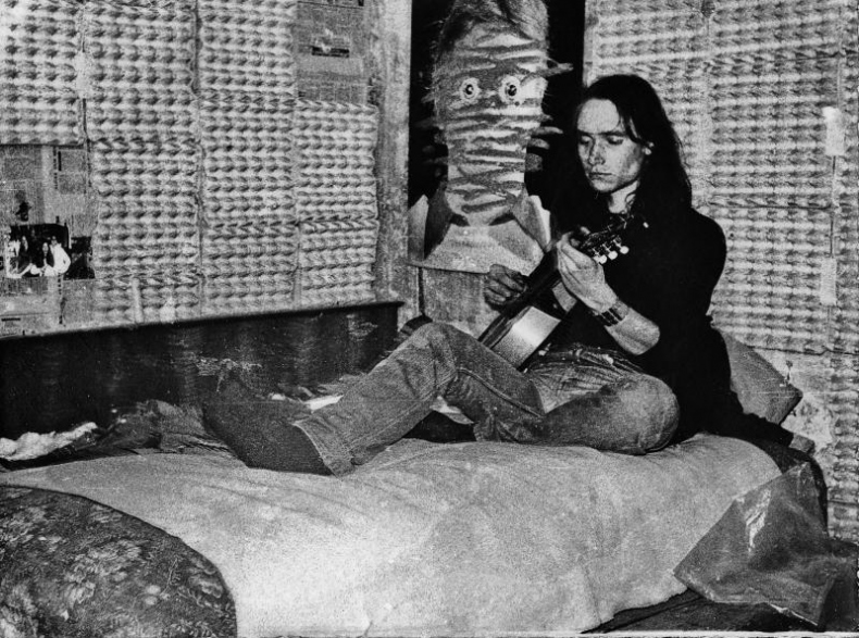 Иллюстрация к книге — Георгий Гурьянов: «Я и есть искусство» [img_8.jpg]