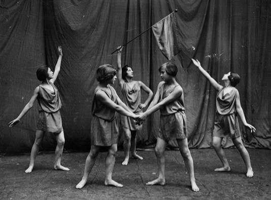 Иллюстрация к книге — Свободный танец в России. История и философия [i_019.jpg]