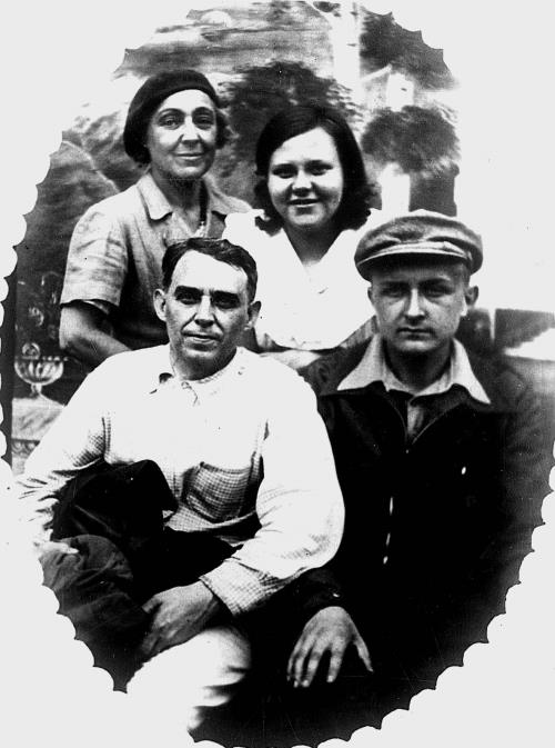 Иллюстрация к книге — Парижские мальчики в сталинской Москве [i_038.jpg]