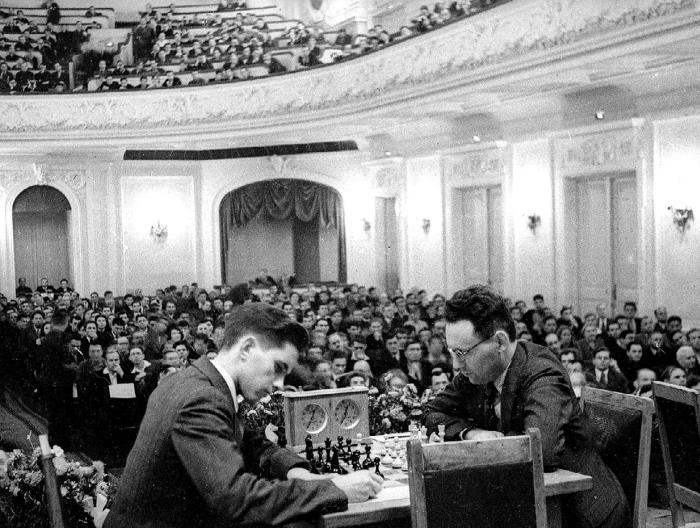 Иллюстрация к книге — Парижские мальчики в сталинской Москве [i_058.jpg]