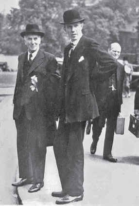 Иллюстрация к книге — Лорд Галифакс: Святой Лис [i_012.jpg]