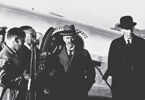 Иллюстрация к книге — Лорд Галифакс: Святой Лис [i_018.jpg]