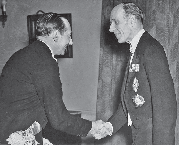 Иллюстрация к книге — Лорд Галифакс: Святой Лис [i_020.jpg]