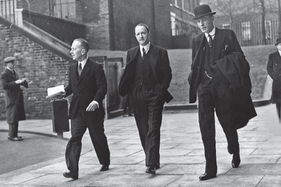 Иллюстрация к книге — Лорд Галифакс: Святой Лис [i_021.jpg]