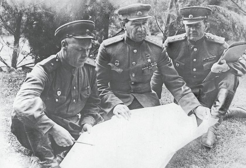 Иллюстрация к книге — От Сталинграда до Берлина. Воспоминания командующего [i_008.jpg]