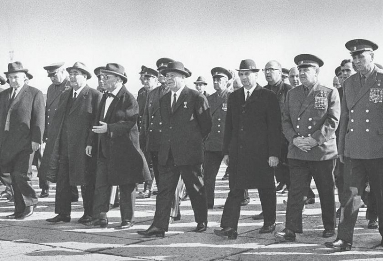 Иллюстрация к книге — От Сталинграда до Берлина. Воспоминания командующего [i_023.jpg]